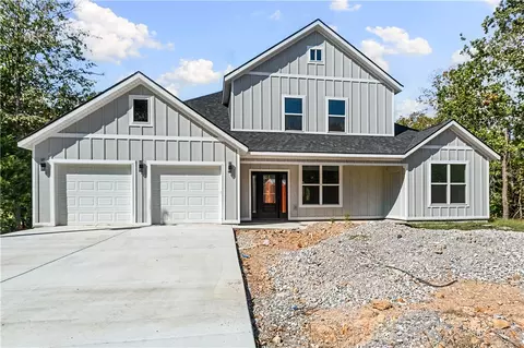 9 Glasgow Dr, Bella Vista, AR 72715
