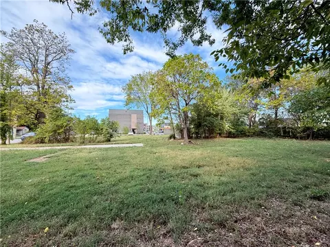 712 E Meadow Ave, Springdale, AR 72764 photo 5