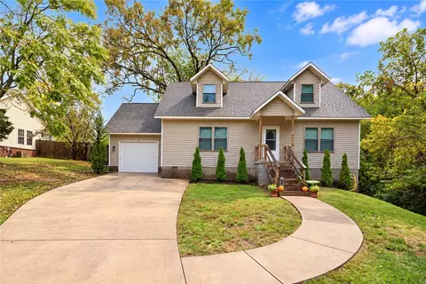 119 Woodland Dr, Siloam Springs, AR 72761