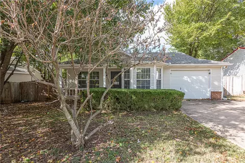 1537 N Timberline Dr, Fayetteville, AR 72704