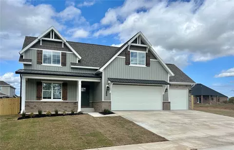 930 Snyder Grove Dr, Prairie Grove, AR 72753