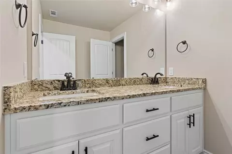 Bath - 413 Ryder St, Gentry, AR 72734 photo 5 of 8