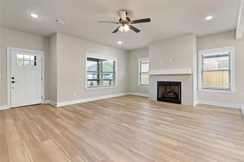 Living - 413 Ryder St, Gentry, AR 72734 photo 1 of 6