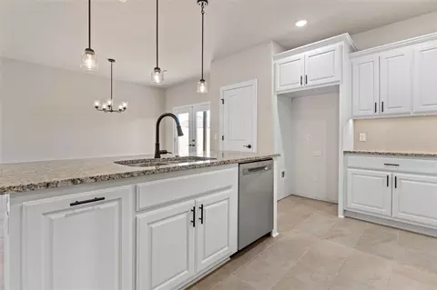 Kitchen - 413 Ryder St, Gentry, AR 72734 photo 4 of 6