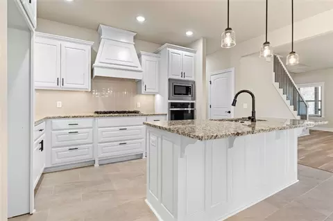 Kitchen - 413 Ryder St, Gentry, AR 72734 photo 2 of 6