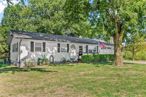 1200 SW Elm Tree Rd, Bentonville, AR 72712