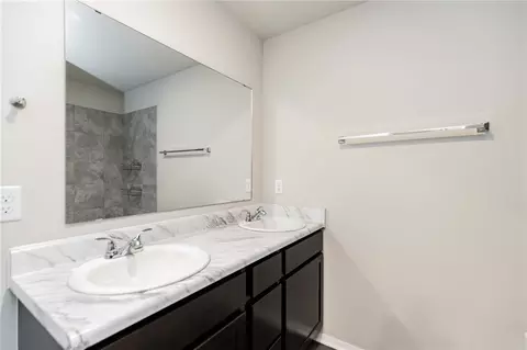Bath - 3707 S 1st Pl, Rogers, AR 72758 photo 1 of 2