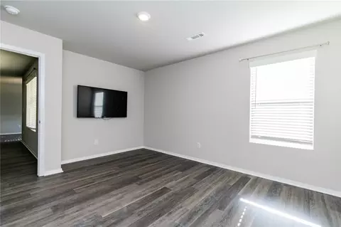 Living - 3707 S 1st Pl, Rogers, AR 72758 photo 3 of 3