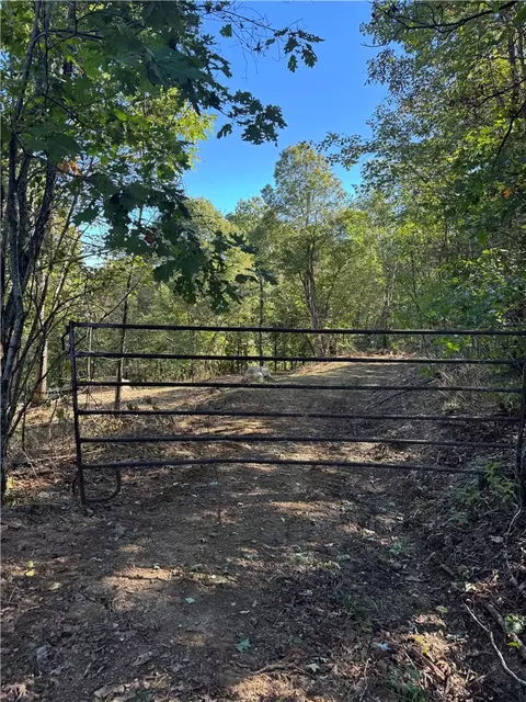 Madison 5445, Combs, AR 72721 photo 3