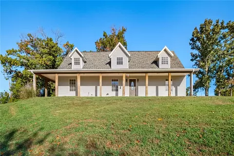 17183 Horn Dr, Siloam Springs, AR 72761