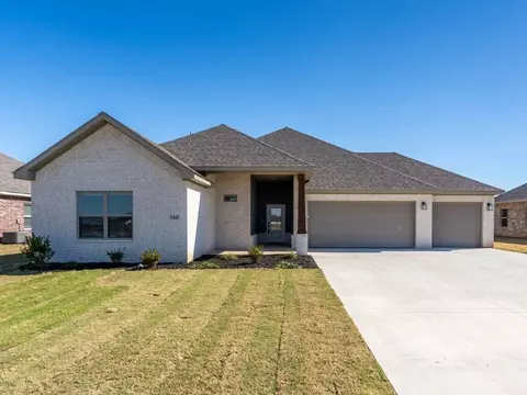 160 N Bloodhound Ave, Farmington, AR 72730