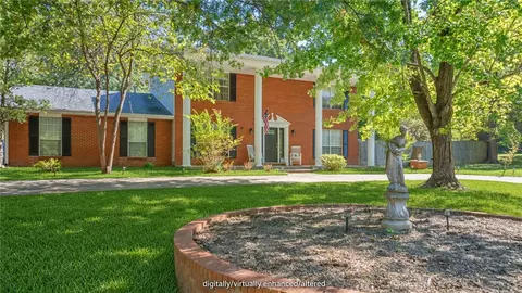 1165 W Huntington Dr, Fayetteville, AR 72701