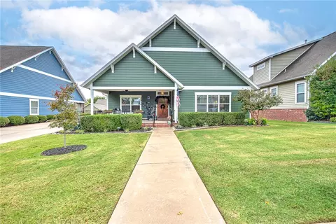 5808 W Willow St, Rogers, AR 72758