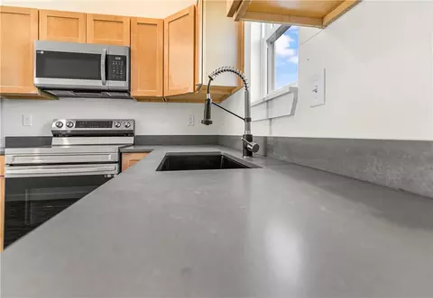 Kitchen - 18398 71 Hwy, Jane, MO 64856 photo 4 of 5