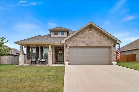 2406 Armstrong Ln, Pea Ridge, AR 72751