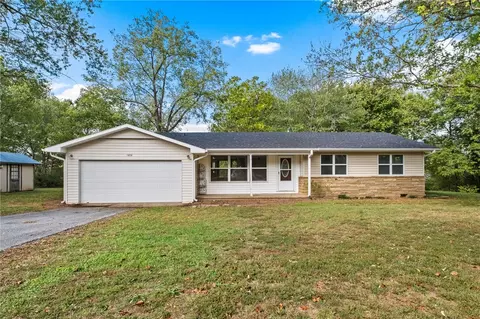 1735 S Hunt Ln, Fayetteville, AR 72701