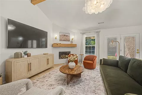 2708 Pleasant View Ln, Bentonville, AR 72712