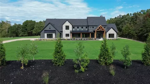 5210 W Weir Rd, Fayetteville, AR 72704