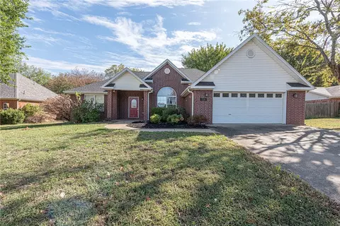 1714 N High Ave, Fayetteville, AR 72704