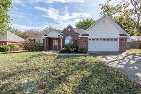 1714 N High Ave, Fayetteville, AR 72704