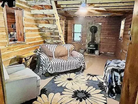 Living - 258 Primitive Trl, Marshall, AR 72650 photo 3 of 3