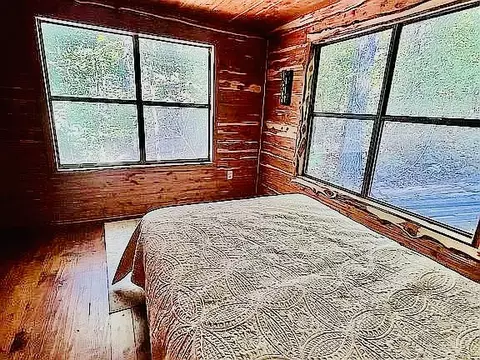 Bedroom - 258 Primitive Trl, Marshall, AR 72650 photo 3 of 6