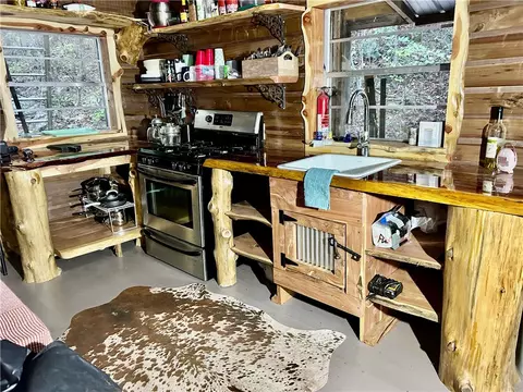 Kitchen - 258 Primitive Trl, Marshall, AR 72650 photo 1 of 4