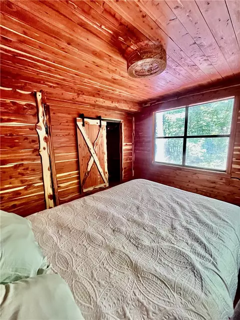Bedroom - 258 Primitive Trl, Marshall, AR 72650 photo 6 of 6
