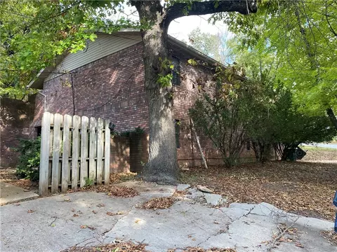 624 Troy St, Harrison, AR 72601 photo 2