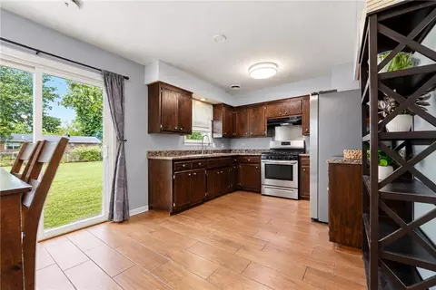 Kitchen - 1104 Daline St, Springdale, AR 72762 photo 2 of 3