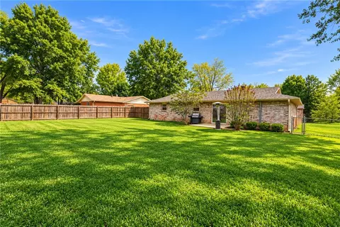 Exterior - 1104 Daline St, Springdale, AR 72762 photo 3 of 7