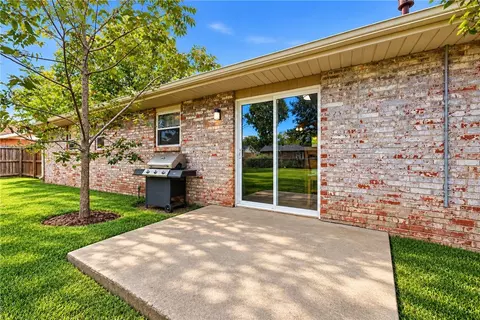 Exterior - 1104 Daline St, Springdale, AR 72762 photo 4 of 7