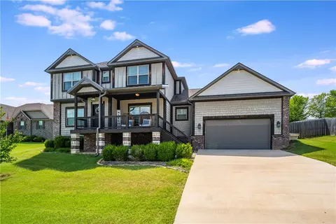 1125 Nemett Cir, Pea Ridge, AR 72751