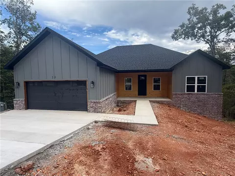38 Munster Dr, Bella Vista, AR 72715