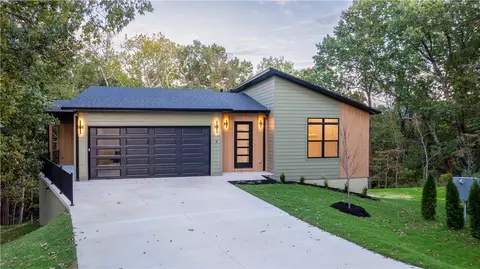 6 Alnwick Ln, Bella Vista, AR 72714