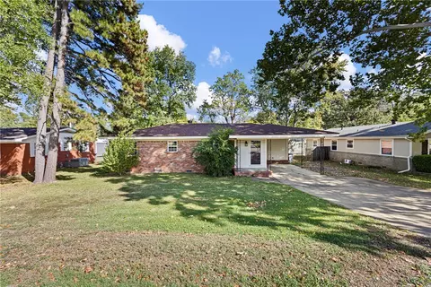 233 Inglewood Ave, Russellville, AR 72801