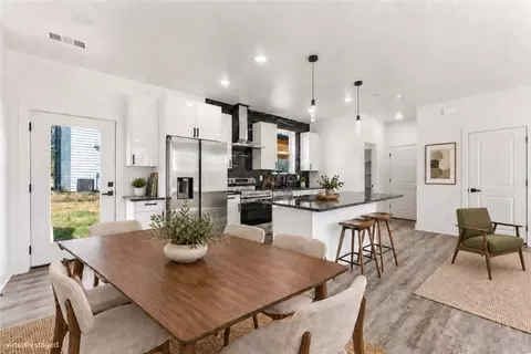Dining - 2609 W Berkeley Ave, Rogers, AR 72758 photo 1 of 1