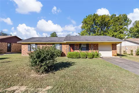 1108 S Muskogee Ave, Russellville, AR 72801