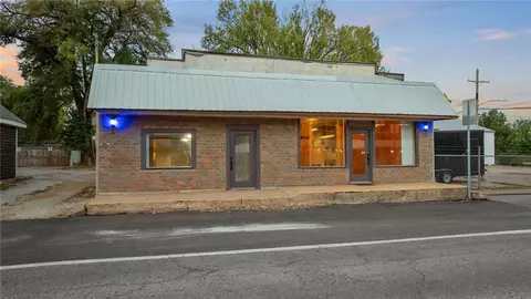 110 W Pickens Rd, Pea Ridge, AR 72751