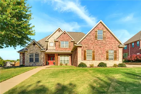 6611 Silverthorne Ln, Rogers, AR 72758