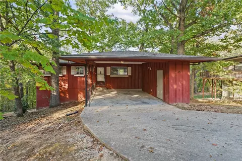 15 Croston Ln, Bella Vista, AR 72715