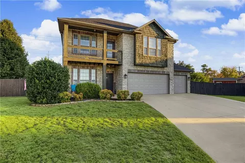 400 Orchard Cir, Cave Springs, AR 72718