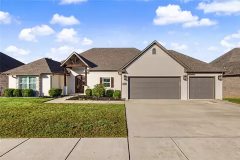 3736 Spyglass Hill Dr, Fayetteville, AR 72701