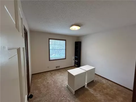 Bedroom - 206 Roberta Dr, Harrison, AR 72601 photo 2 of 3
