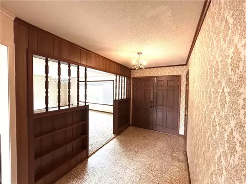 Entry Way - 206 Roberta Dr, Harrison, AR 72601 photo 2 of 3