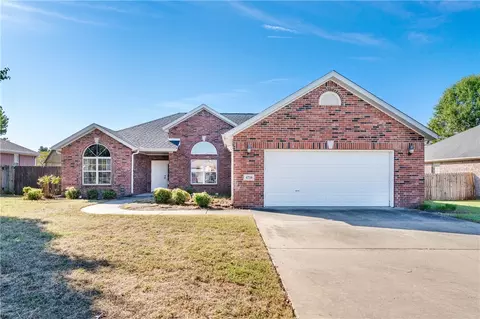 4719 W Trail Dust St, Fayetteville, AR 72704