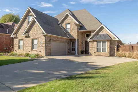 2343 Berkleigh Dr, Fayetteville, AR 72704
