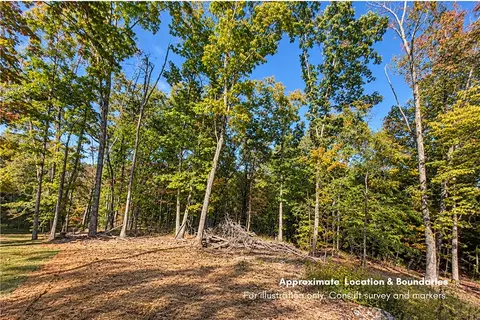 22 Carrick Ln, Bella Vista, AR 72715