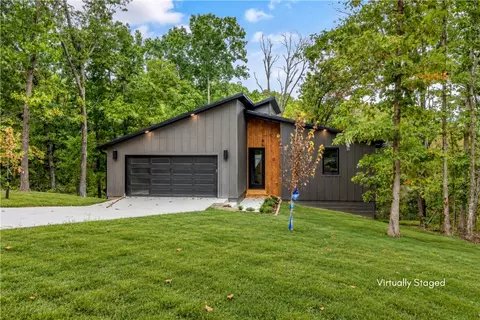 13 Carrick Ln, Bella Vista, AR 72715