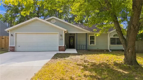 3131 W Mulberry St, Fayetteville, AR 72704